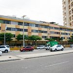 Apartamento Marbella - En Edificio Frente A La Playa Cerca Al Centro Historico