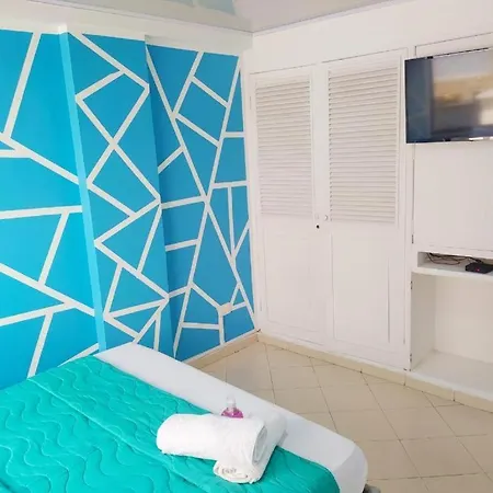 Apartamento Marbella - En Edificio Frente A La Playa Cerca Al Centro Histórico Cartagena